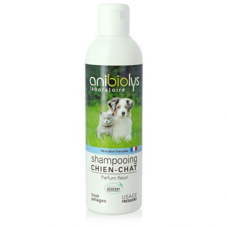 SHAMPOOING CHIENS ET CHATS
